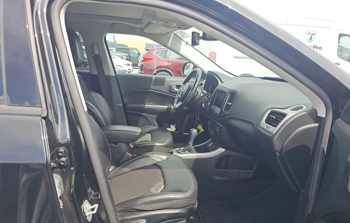 2020 JEEP COMPASS LATITUDE W/SUN & SAFETY PKG 5