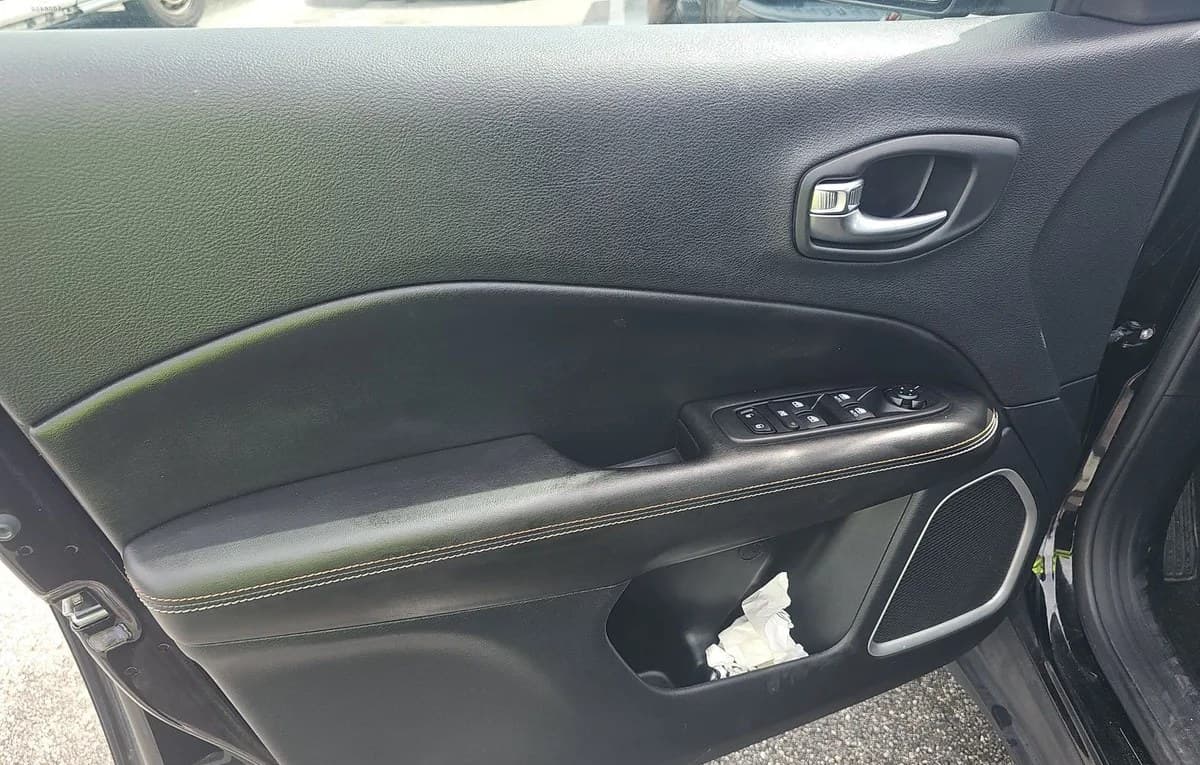 2020 JEEP COMPASS LATITUDE W/SUN & SAFETY PKG 6