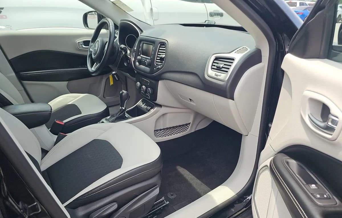 2018 JEEP COMPASS LATITUDE W/SUN & WHEEL PKG 5