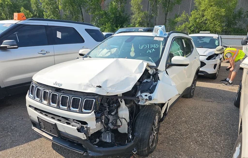 2017 JEEP COMPASS LATITUDE 1