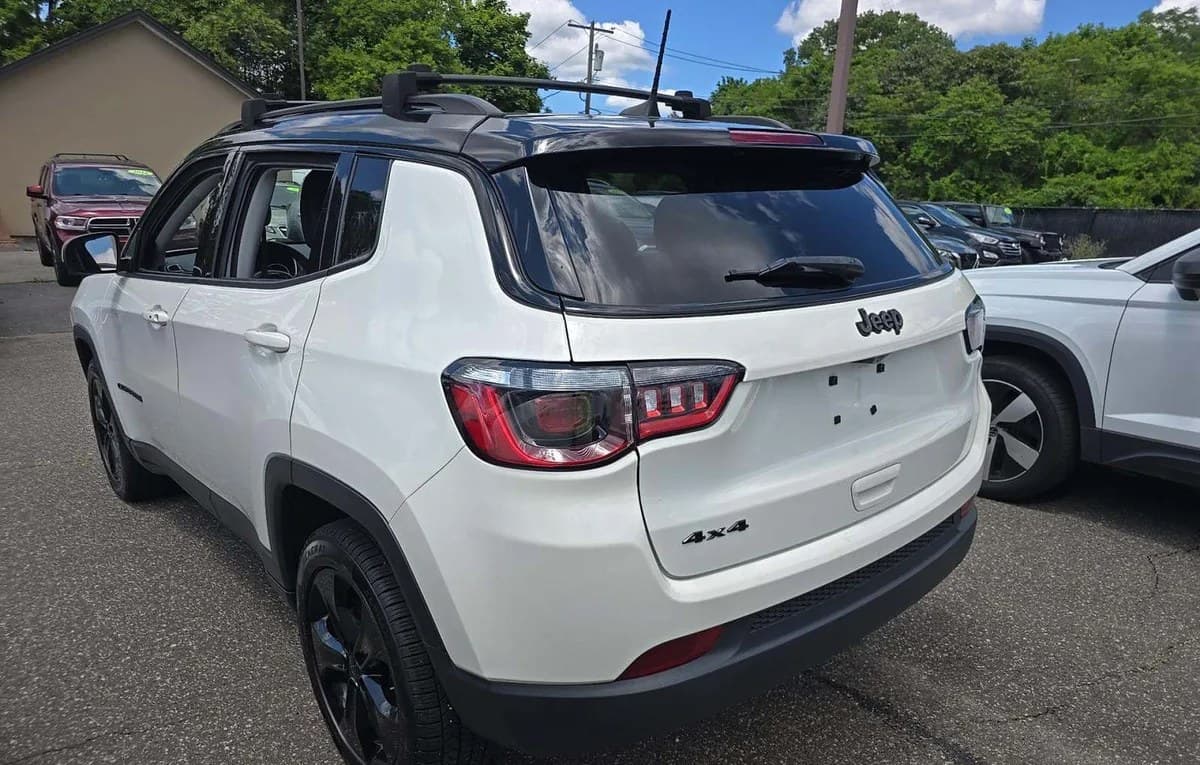 2021 JEEP COMPASS LATITUDE ALTITUDE Edition 3