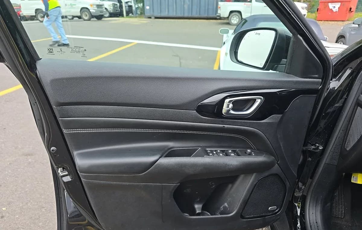 2022 JEEP COMPASS LATITUDE ALTITUDE Edition 6