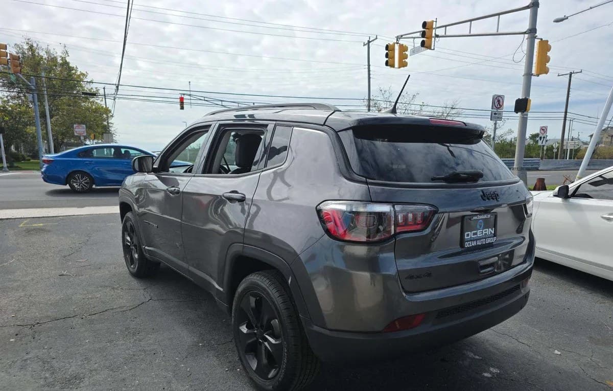 2021 JEEP COMPASS LATITUDE ALTITUDE Edition 3