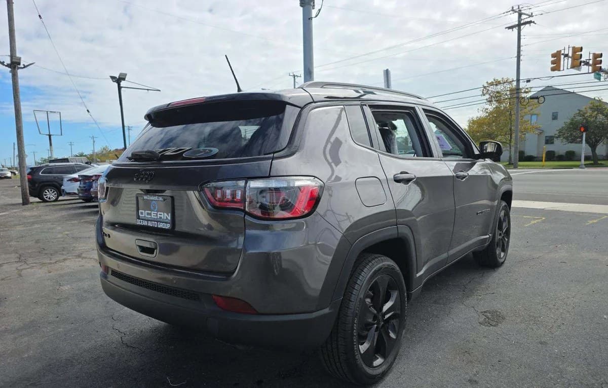 2021 JEEP COMPASS LATITUDE ALTITUDE Edition 4