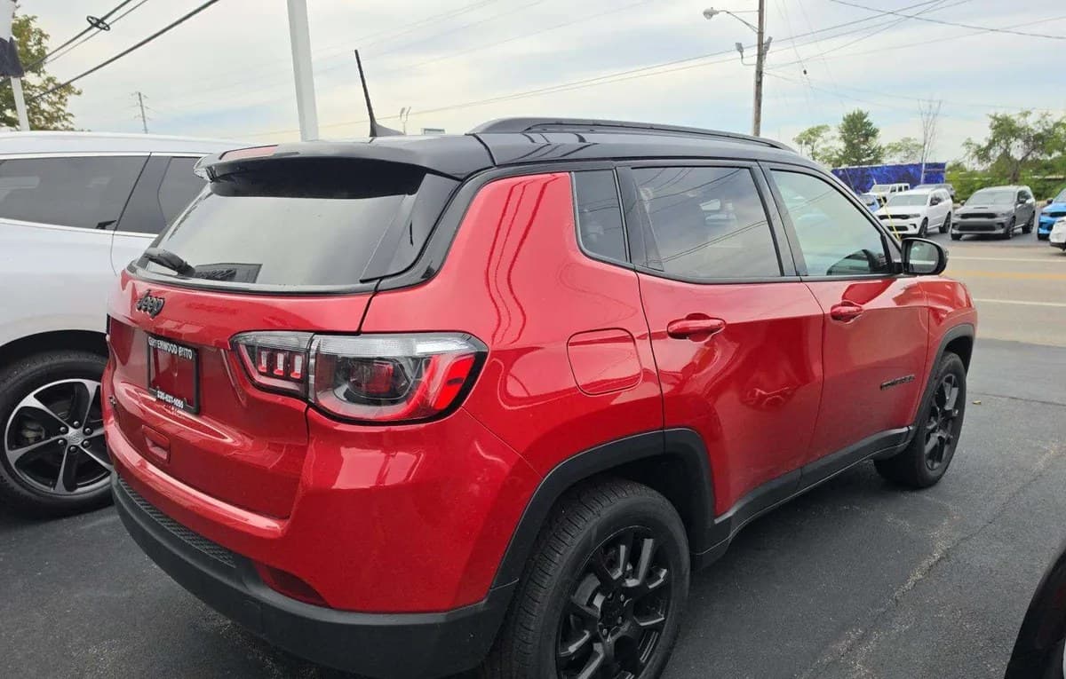 2023 JEEP COMPASS LATITUDE ALTITUDE Edition 4