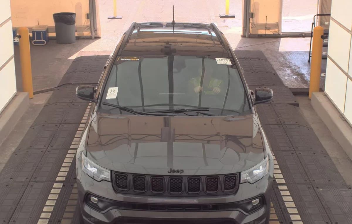 2023 JEEP COMPASS LATITUDE ALTITUDE Edition 3