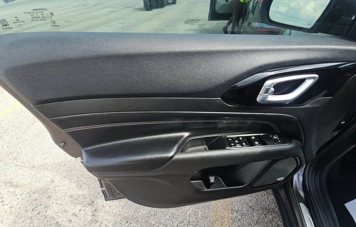 2023 JEEP COMPASS LATITUDE ALTITUDE Edition 6