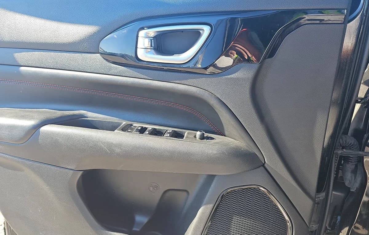 2025 JEEP COMPASS TRAILHAWK 6