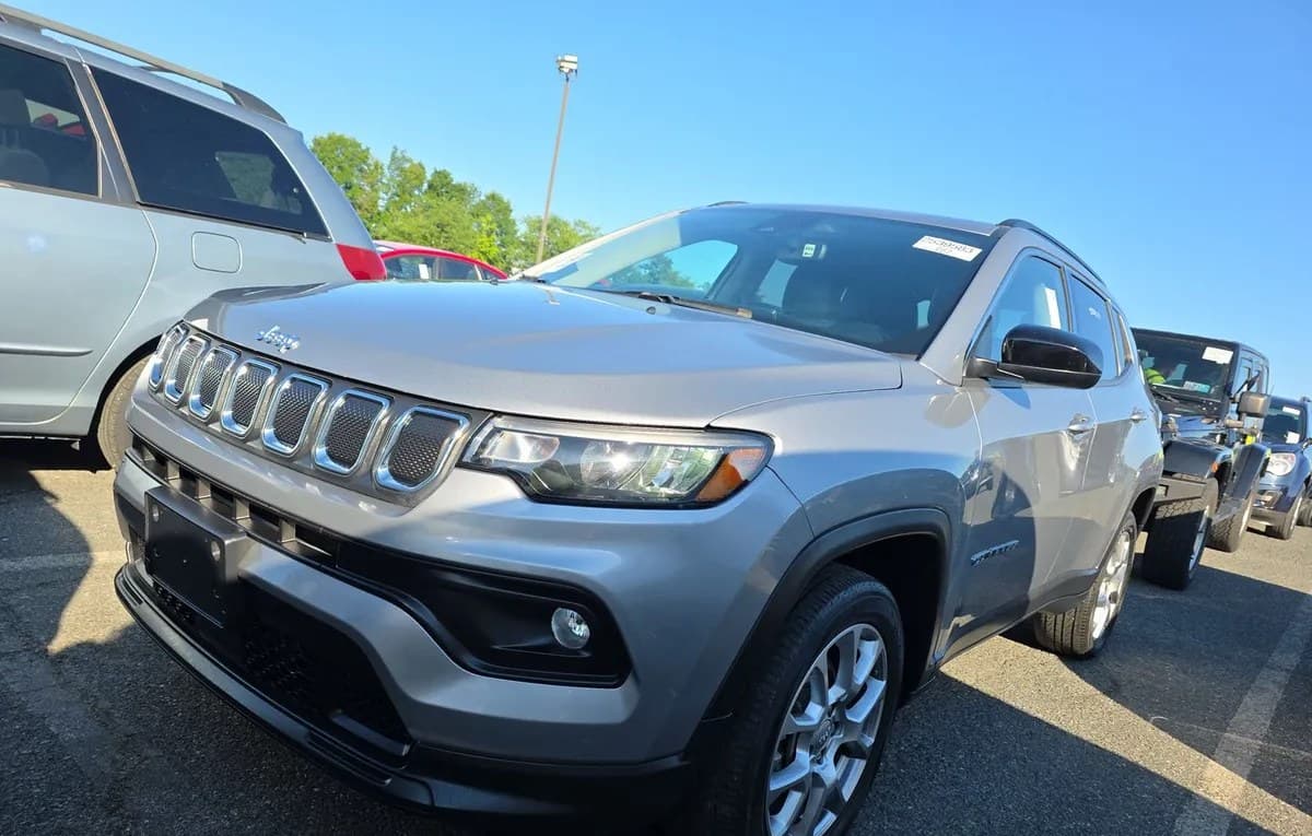 2022 JEEP COMPASS LATITUDE Lux 2