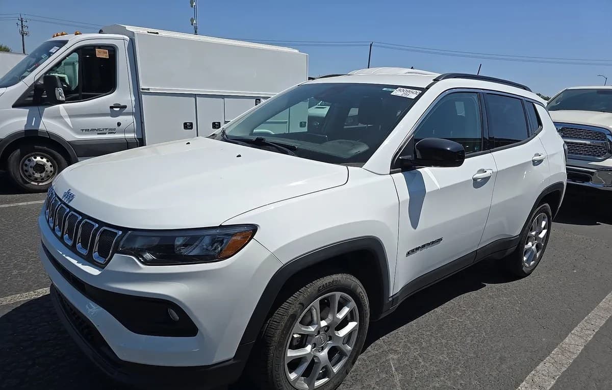 2022 JEEP COMPASS LATITUDE Lux 2