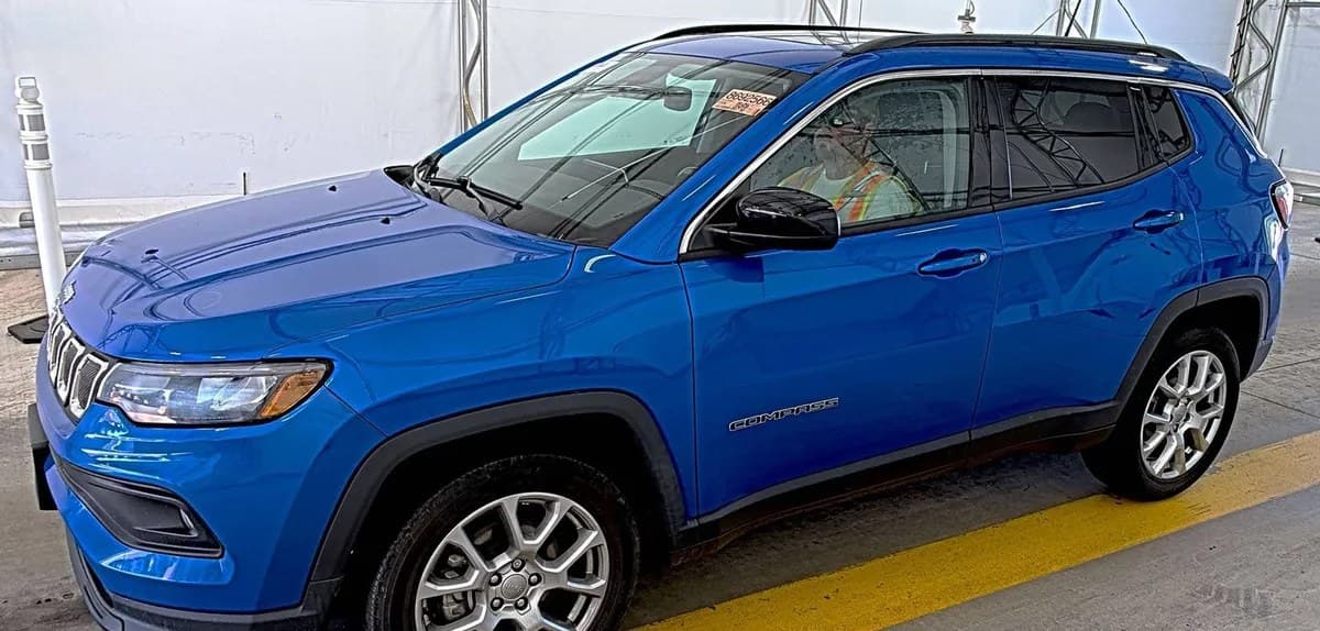 2022 JEEP COMPASS LATITUDE Lux 2
