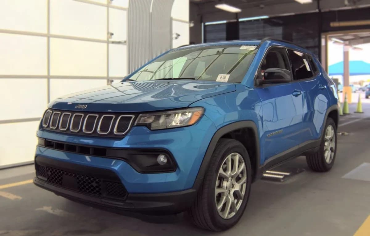 2022 JEEP COMPASS LATITUDE LUX 2