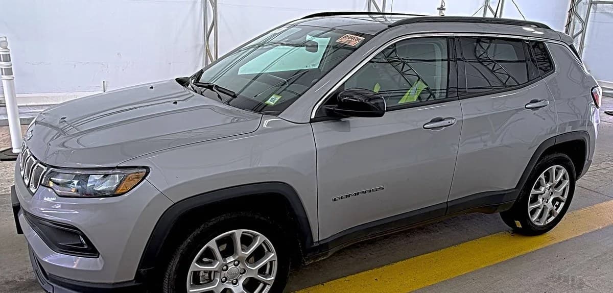 2022 JEEP COMPASS LATITUDE Lux 2