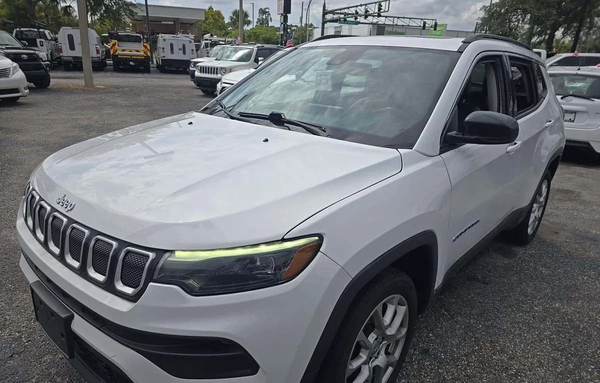 2022 JEEP COMPASS LATITUDE Lux 2