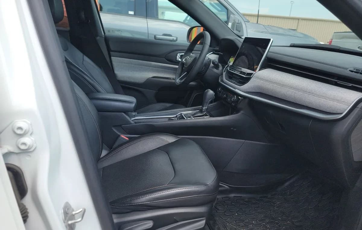 2023 JEEP COMPASS LATITUDE Lux 5