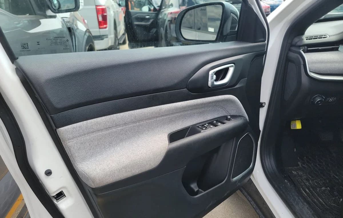 2023 JEEP COMPASS LATITUDE Lux 6