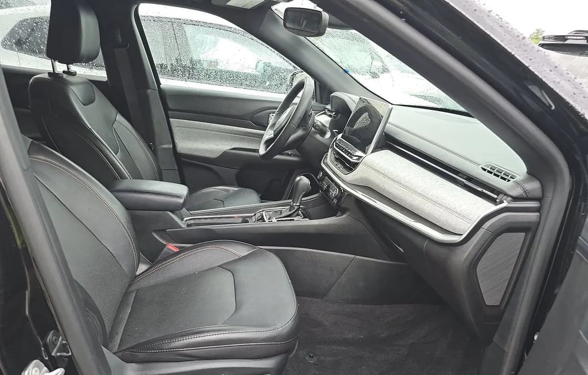2023 JEEP COMPASS LATITUDE Lux 5