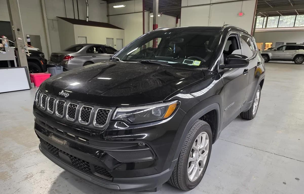 2023 JEEP COMPASS LATITUDE LUX 2