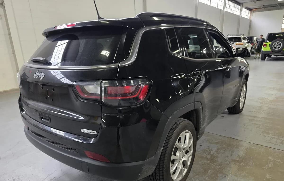 2023 JEEP COMPASS LATITUDE LUX 3