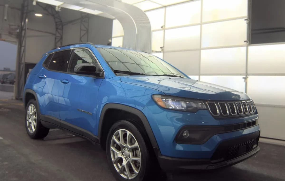 2023 JEEP COMPASS LATITUDE Lux 4