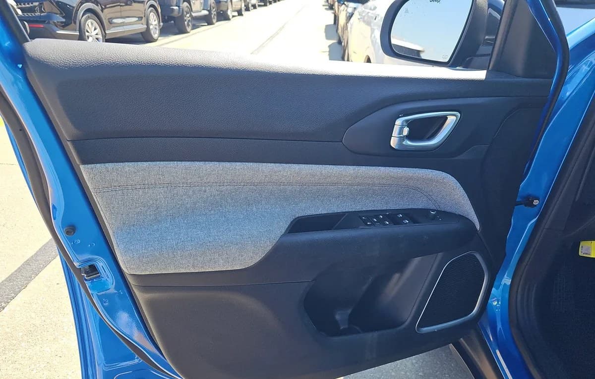 2023 JEEP COMPASS LATITUDE Lux 6