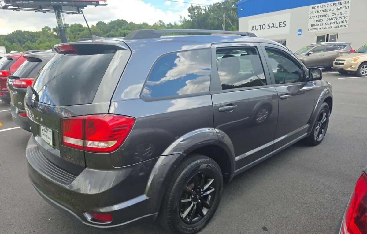 2019 DODGE JOURNEY SE 4
