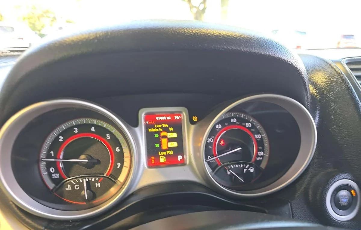 2019 DODGE JOURNEY SE 6