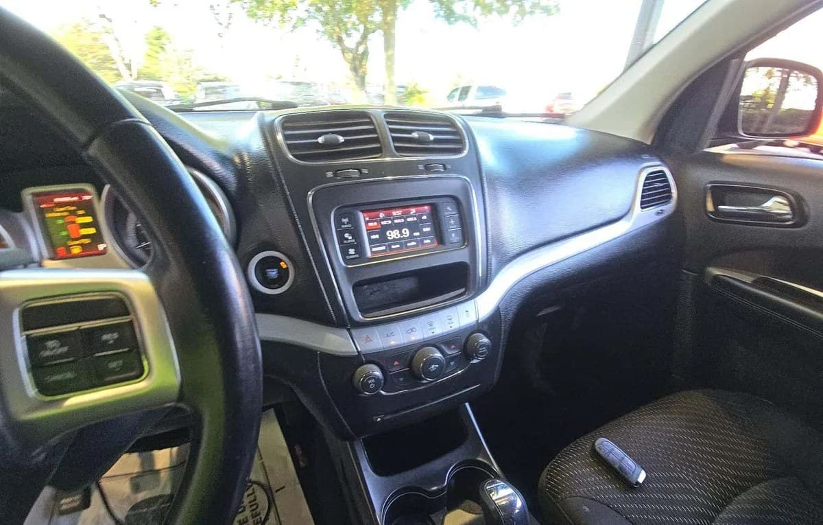 2019 DODGE JOURNEY SE 7