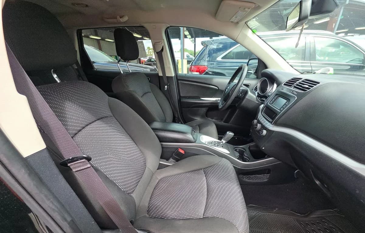 2019 DODGE JOURNEY SE 5