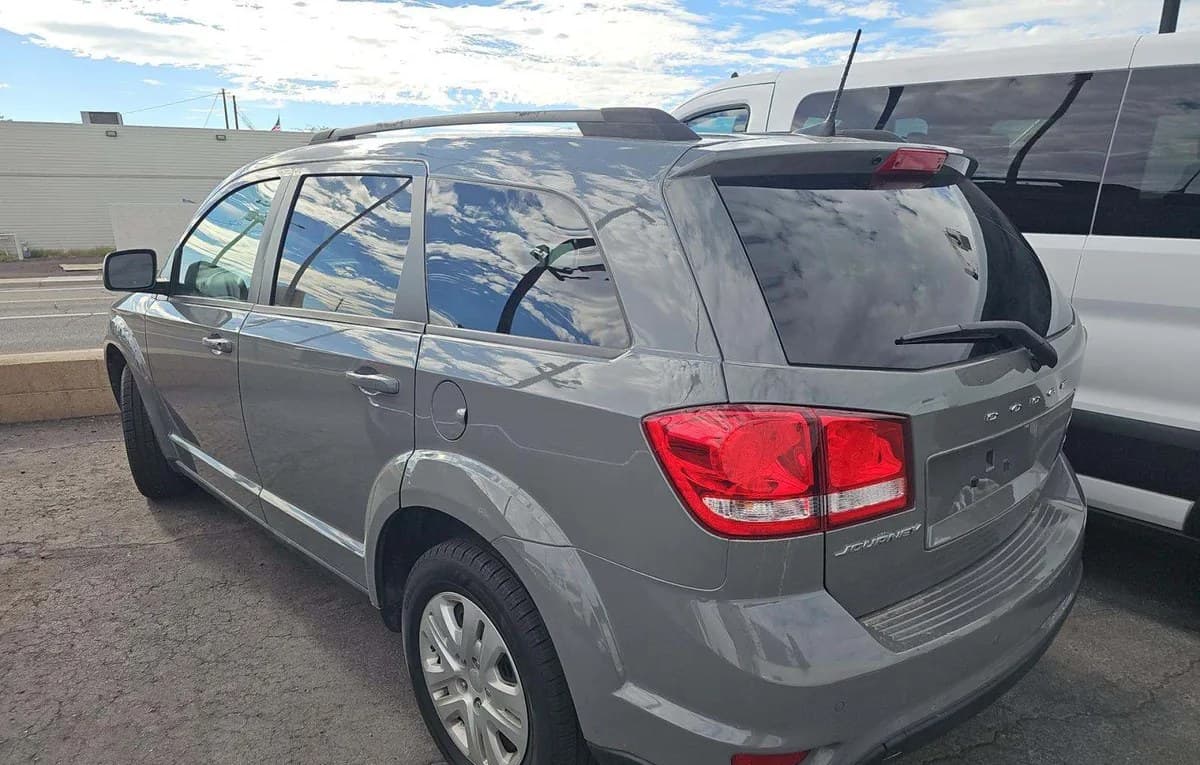 2019 DODGE JOURNEY SE 3