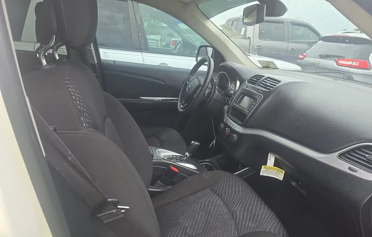 2019 DODGE JOURNEY SE 4