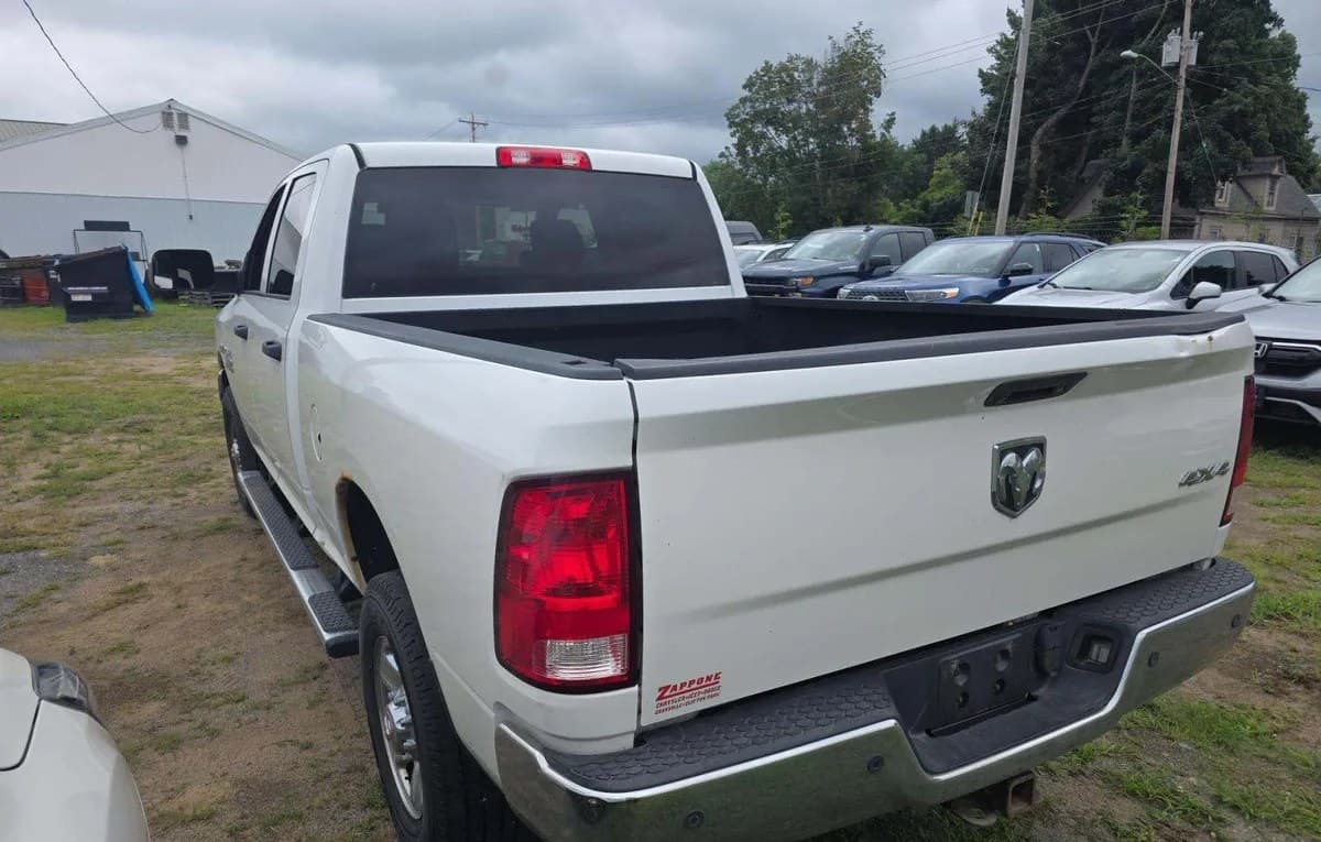 2017 RAM 3500 TRADESMAN CREW CAB MEDIUM BED 3
