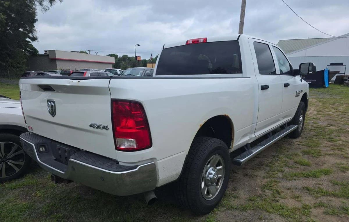 2017 RAM 3500 TRADESMAN CREW CAB MEDIUM BED 4
