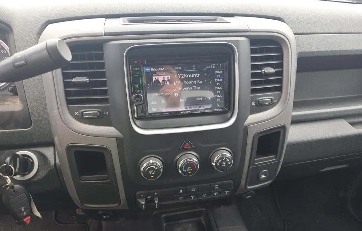 2017 RAM 3500 TRADESMAN CREW CAB MEDIUM BED 7
