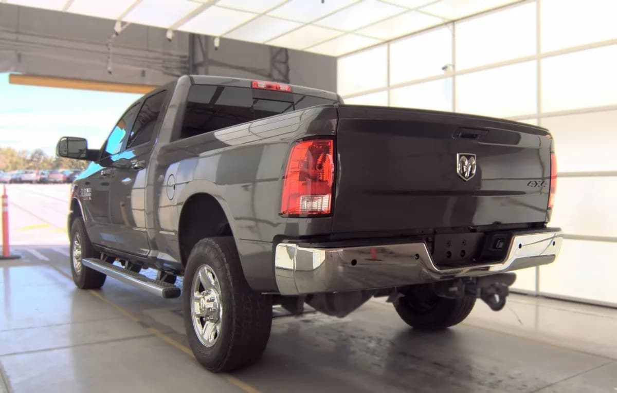 2018 RAM 3500 SLT CREW CAB MEDIUM BED 5