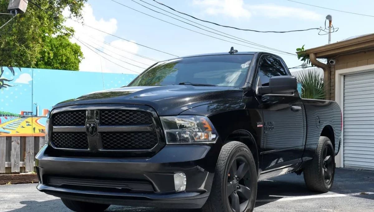2019 RAM 1500 CLASSIC EXPRESS REGULAR CAB MEDIUM BED 3