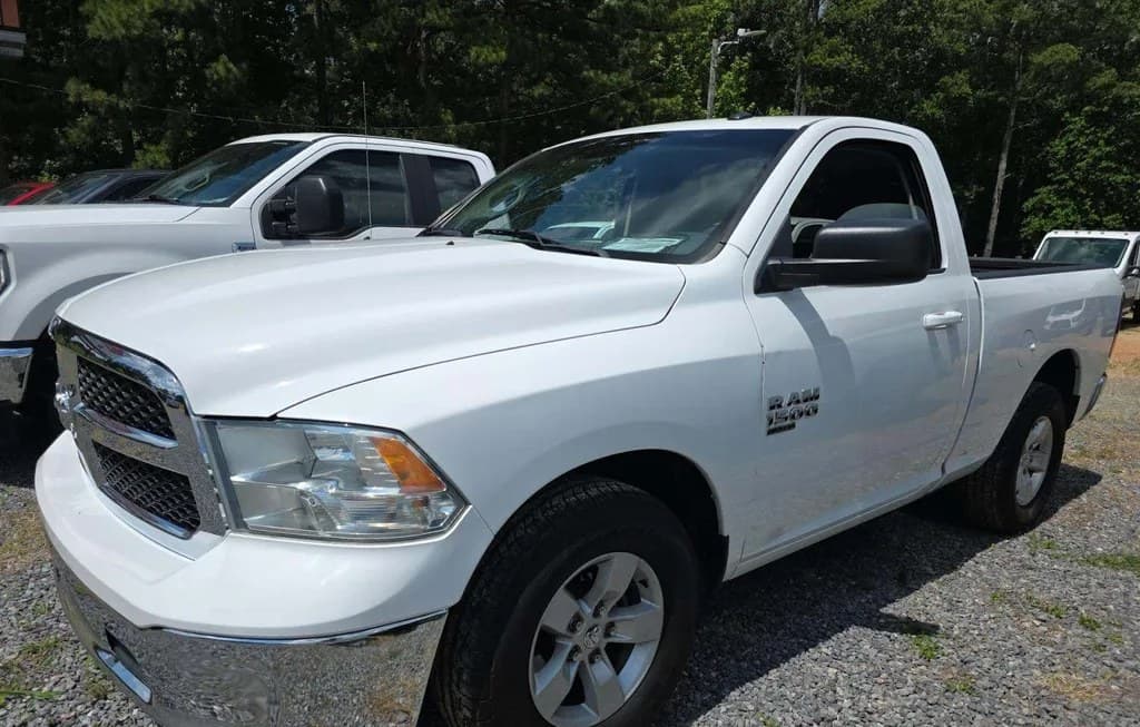 2019 RAM 1500 CLASSIC SLT REGULAR CAB MEDIUM BED 1
