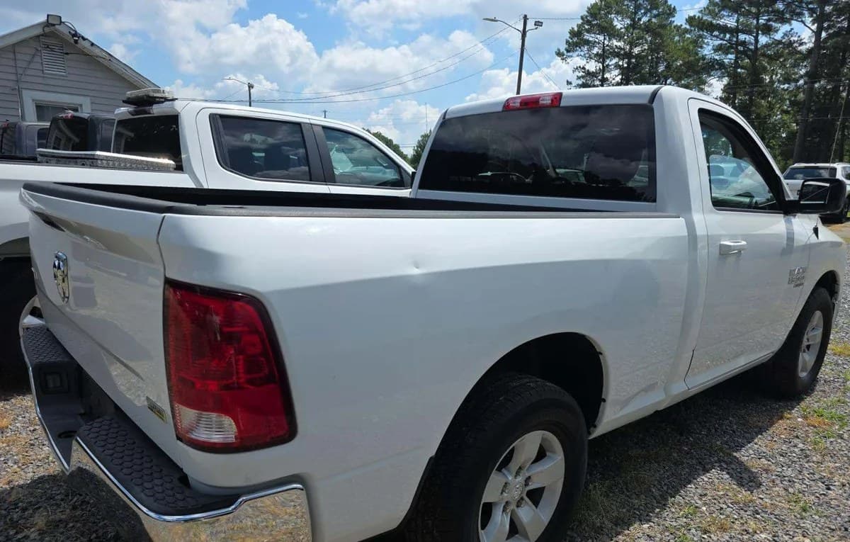 2019 RAM 1500 CLASSIC SLT REGULAR CAB MEDIUM BED 4
