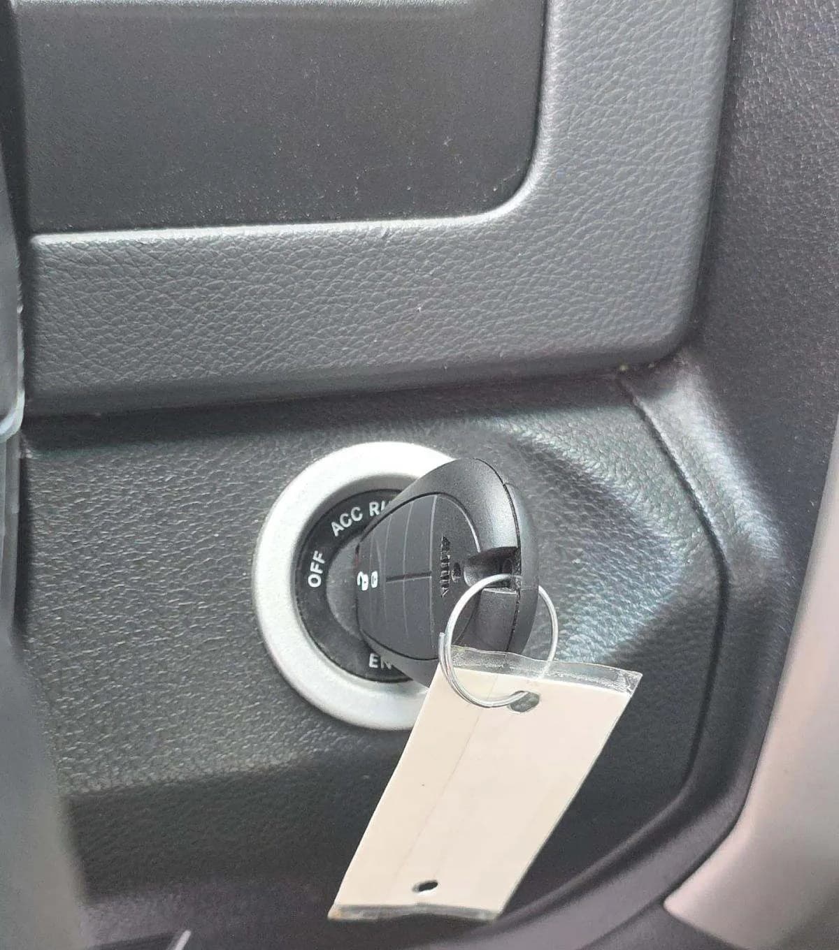 2019 RAM 1500 CLASSIC SLT REGULAR CAB MEDIUM BED 5