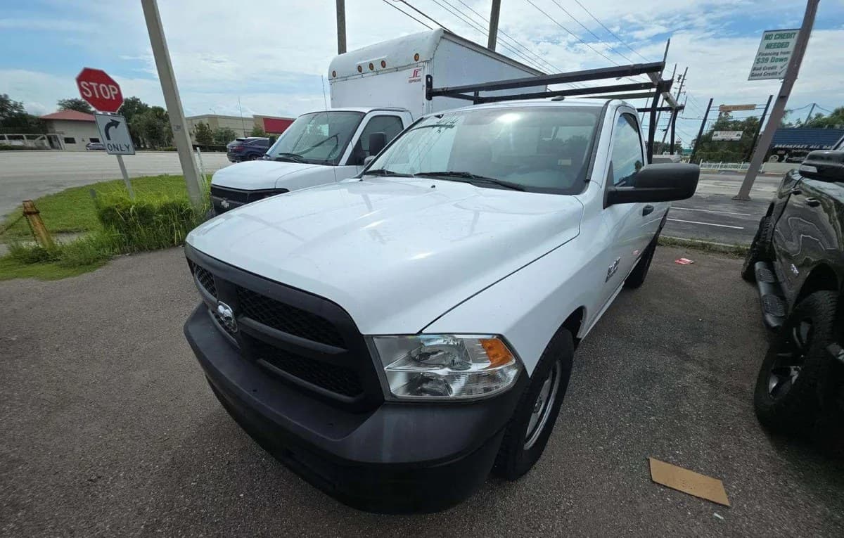 2018 RAM 1500 EXPRESS REGULAR CAB LONG BED 2