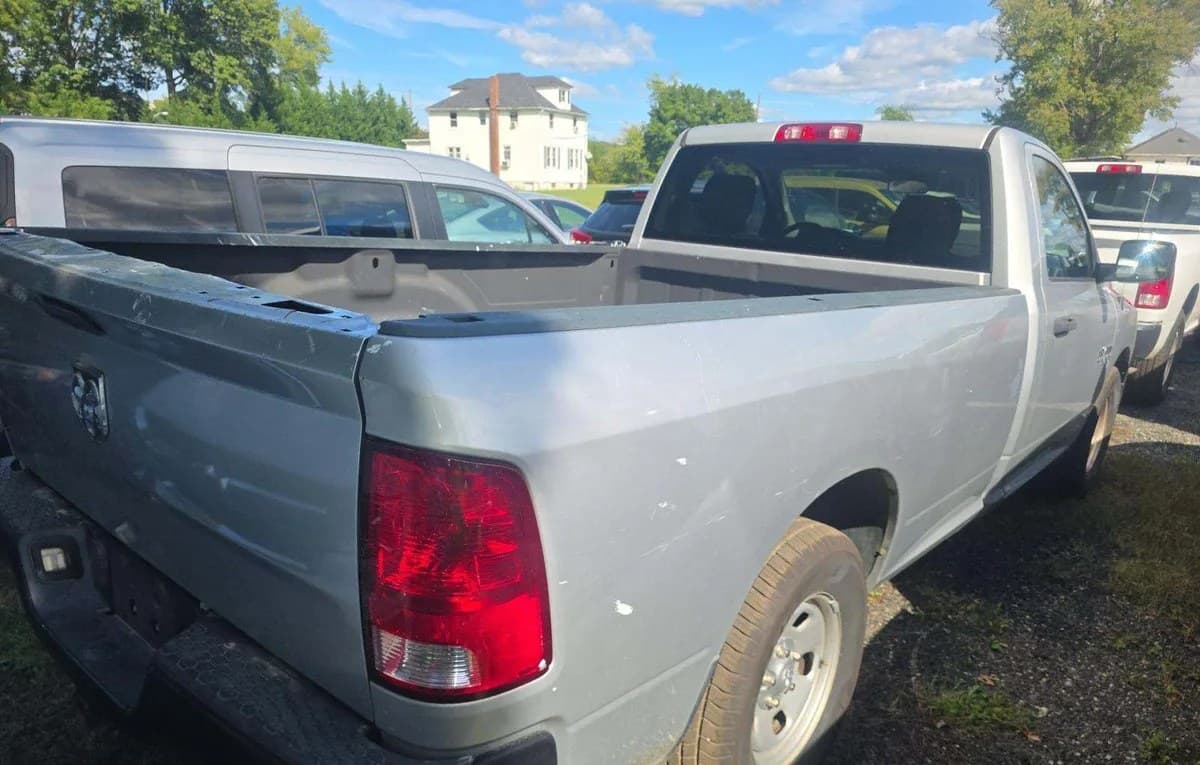 2017 RAM 1500 TRADESMAN REGULAR CAB LONG BED 4