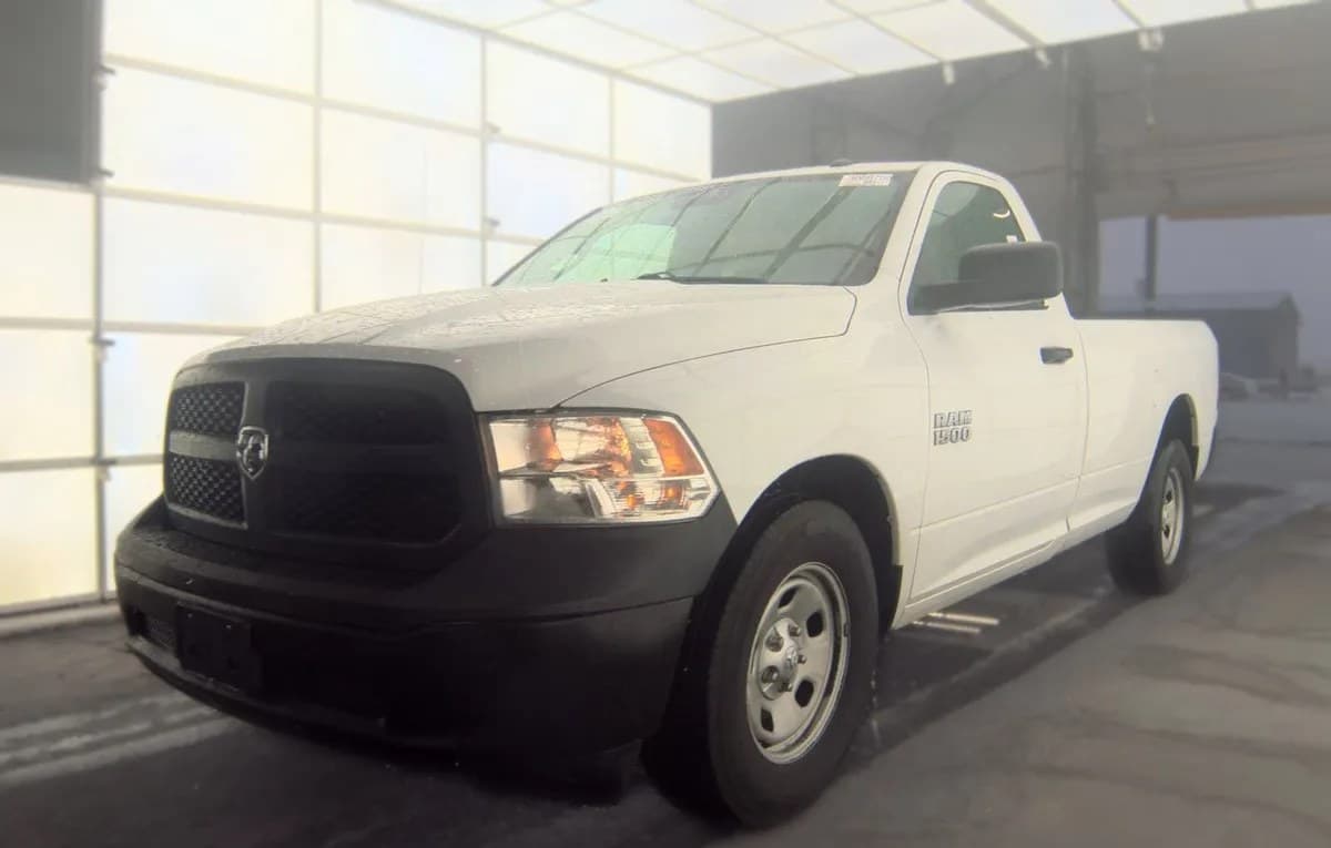 2018 RAM 1500 EXPRESS REGULAR CAB LONG BED 2