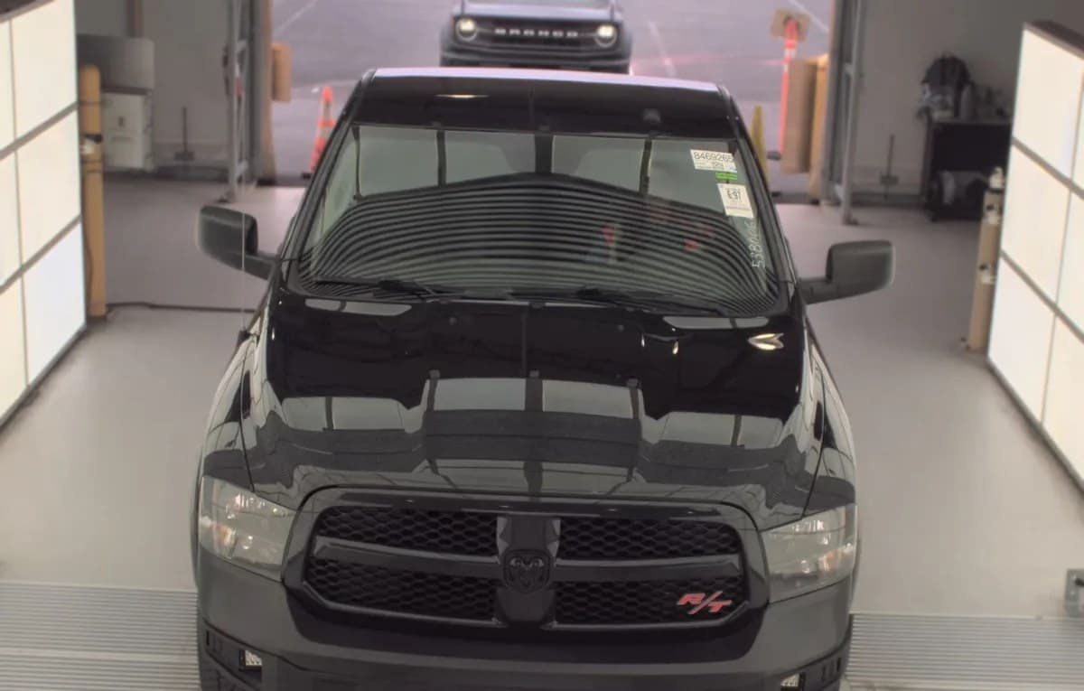 2017 RAM 1500 EXPRESS REGULAR CAB MEDIUM BED 3