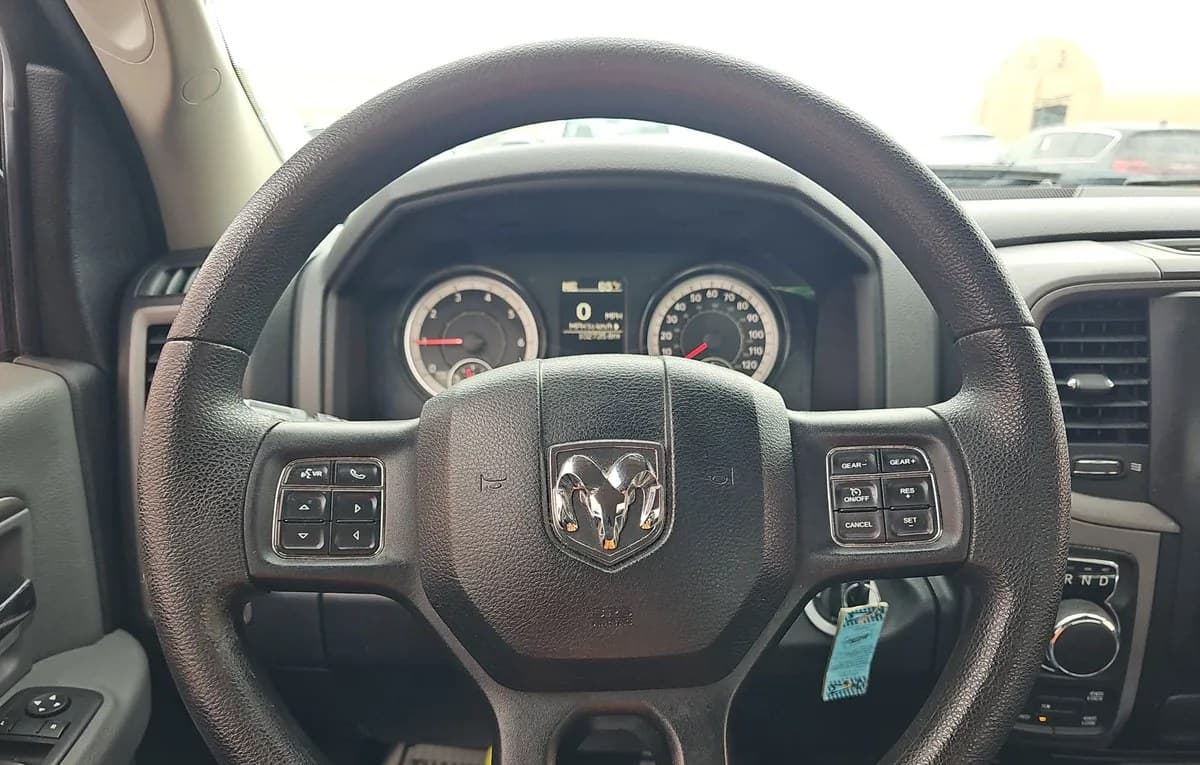 2017 RAM 1500 EXPRESS REGULAR CAB MEDIUM BED 7