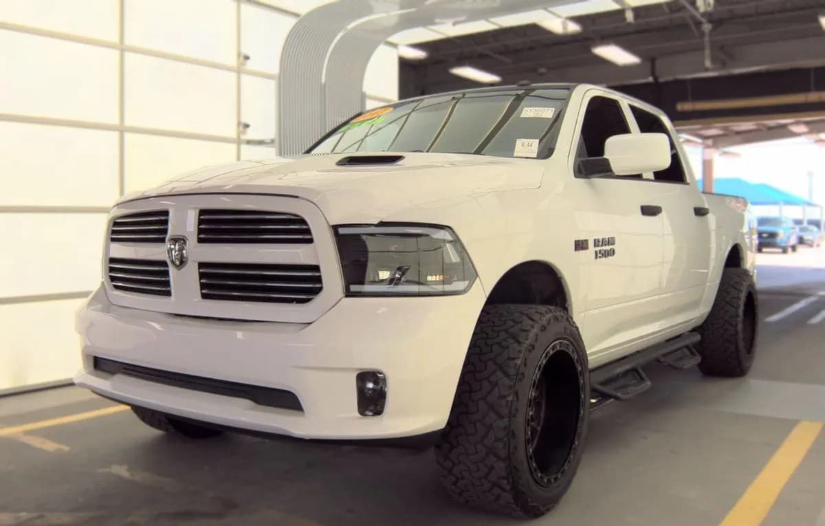 2017 RAM 1500 EXPRESS CREW CAB SHORT BED 2