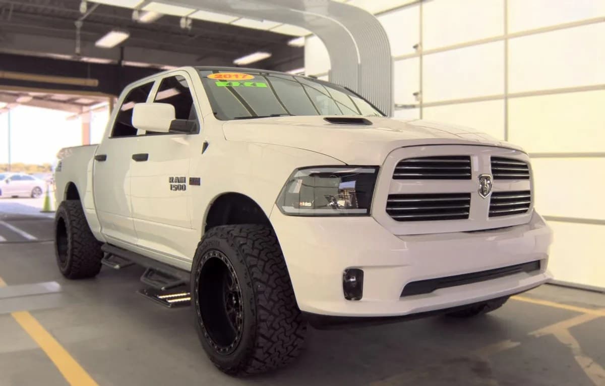 2017 RAM 1500 EXPRESS CREW CAB SHORT BED 4