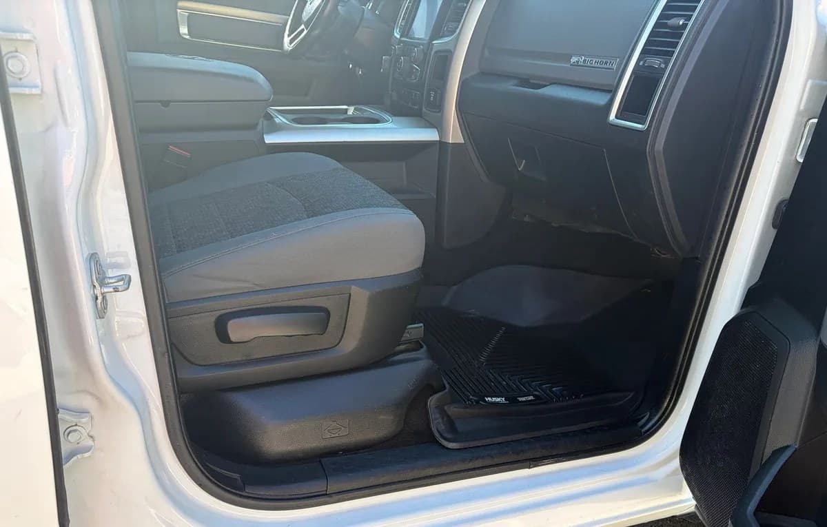2017 RAM 1500 BIG HORN CREW CAB SHORT BED 6