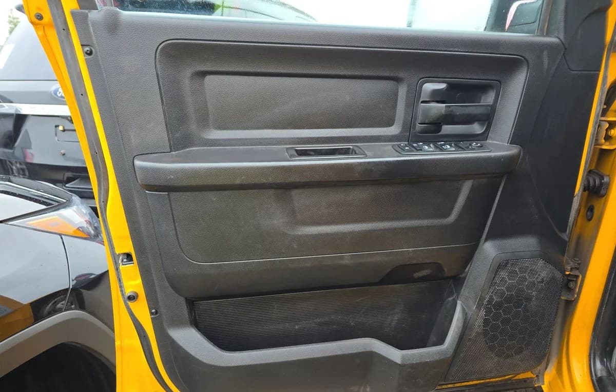 2018 RAM 2500 TRADESMAN CREW CAB MEDIUM BED 6