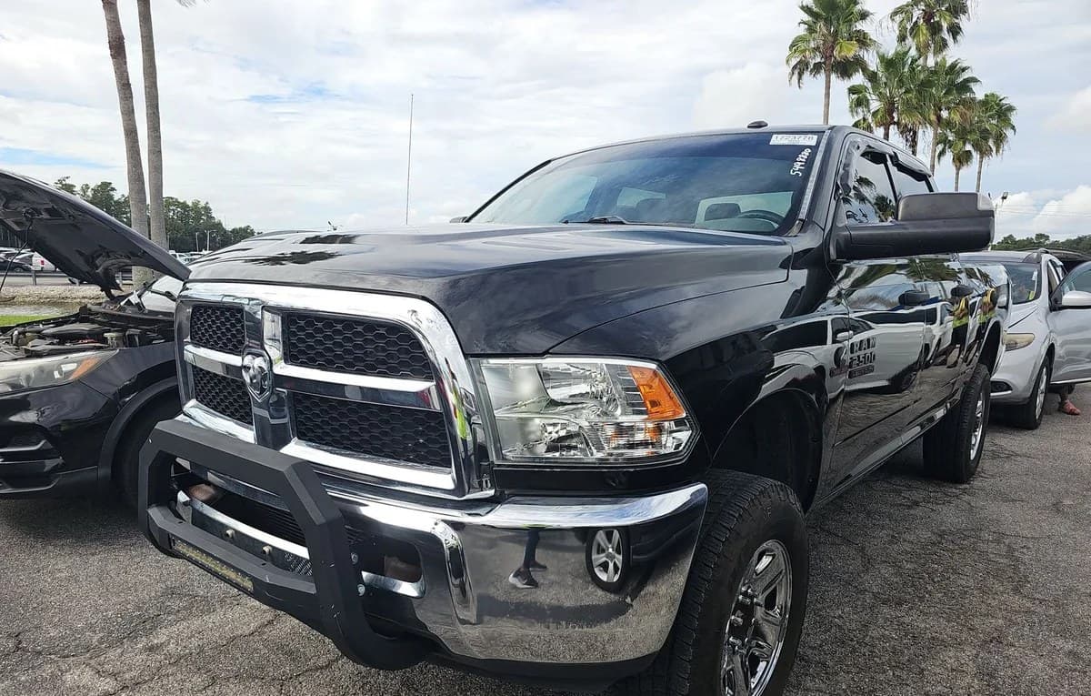 2018 RAM 2500 TRADESMAN CREW CAB MEDIUM BED 2