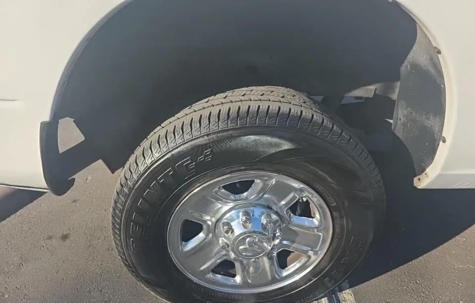2017 RAM 2500 TRADESMAN CREW CAB LONG BED 7